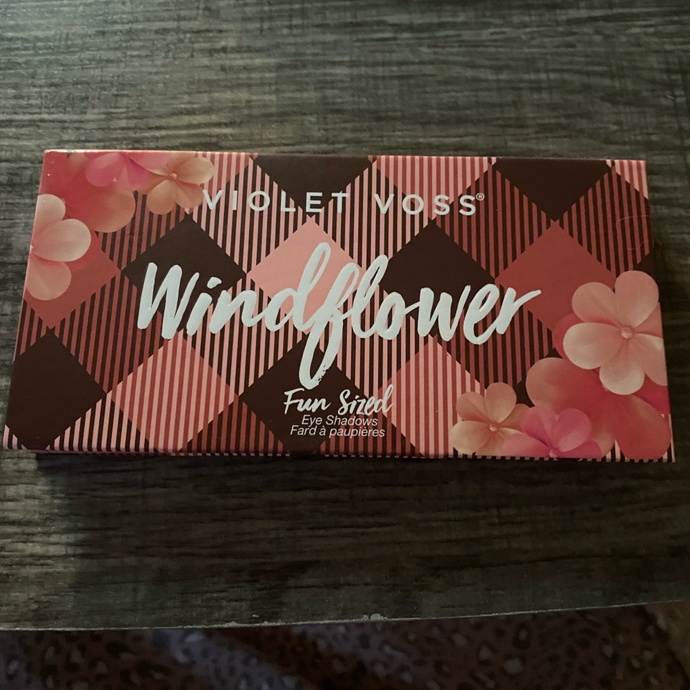 MAKEUP PALETTE
